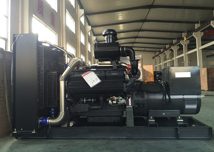 上柴550KW發(fā)電機組